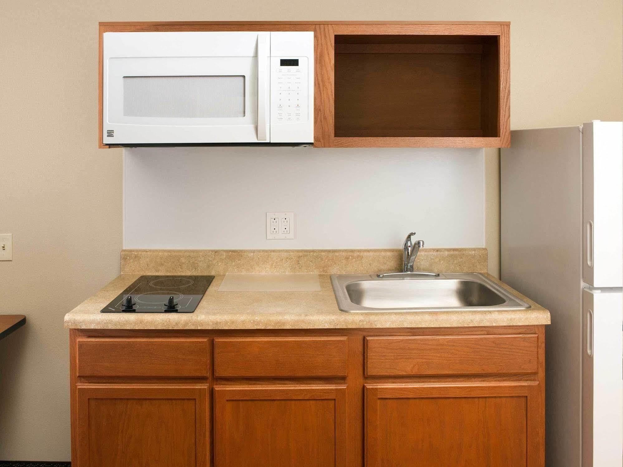 Woodspring Suites Akron Portage Lakes Zewnętrze zdjęcie