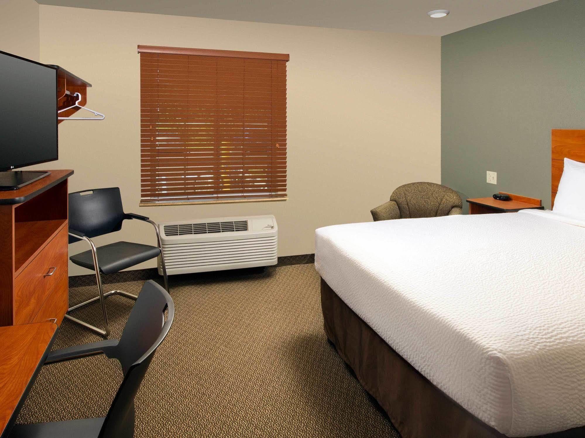 Woodspring Suites Akron Portage Lakes Zewnętrze zdjęcie