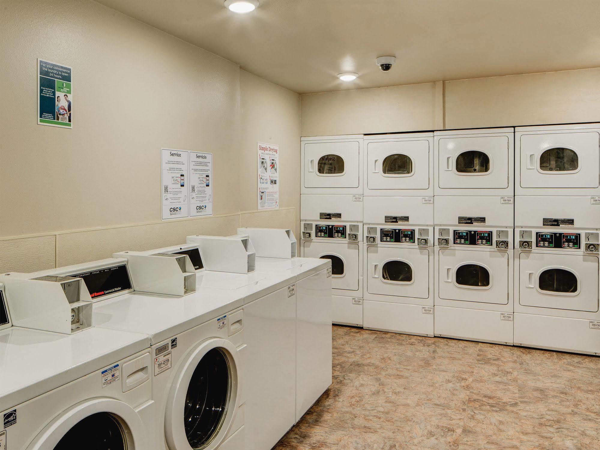Woodspring Suites Akron Portage Lakes Zewnętrze zdjęcie